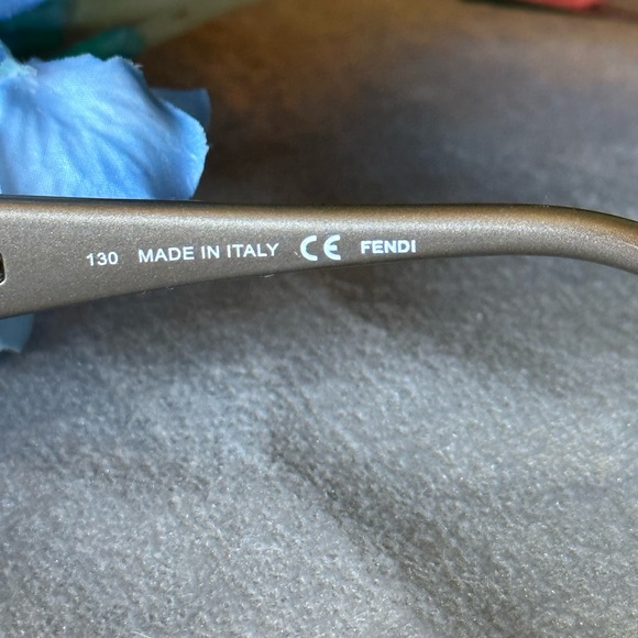 Fendi Gray sunglasses FS 5291